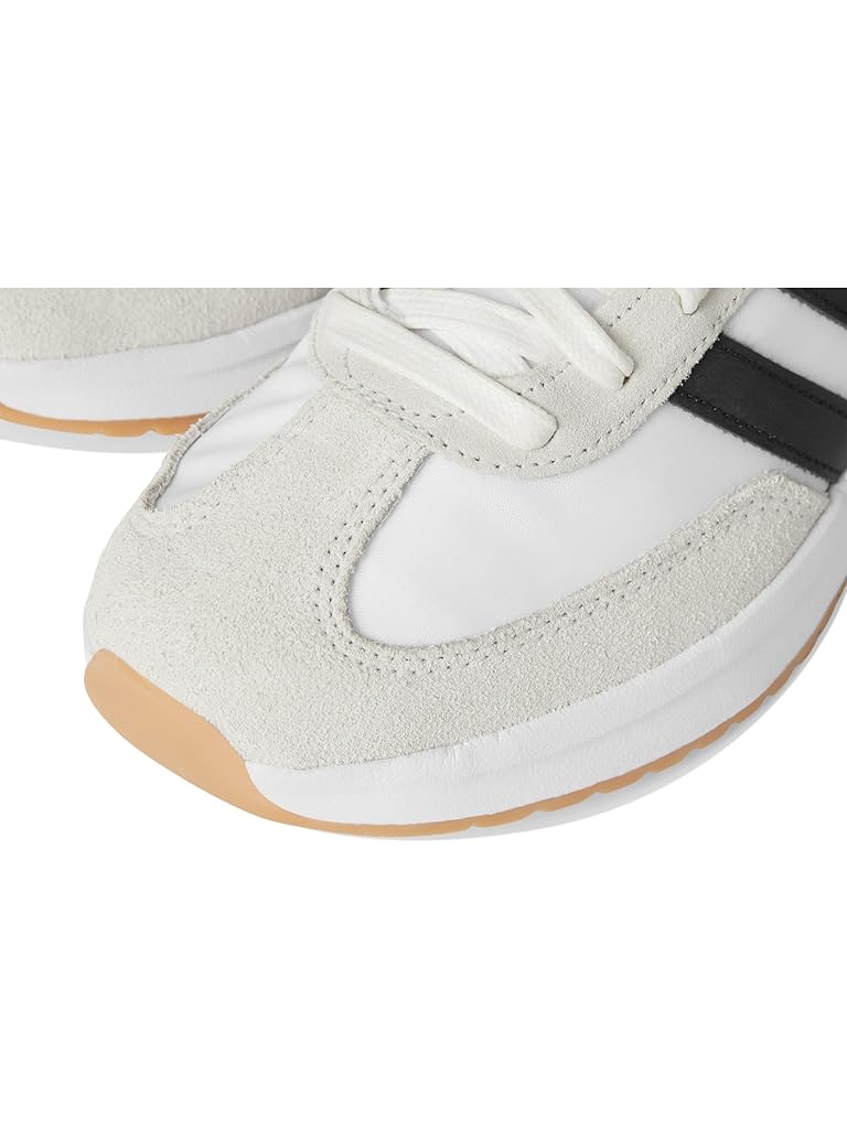 White adidas Run 72